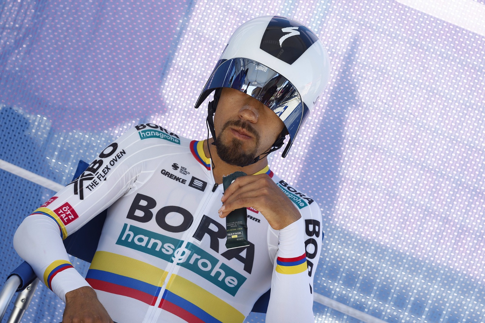 Daniel Martínez se mantuvo en el podio del Giro de Italia tras la etapa 14