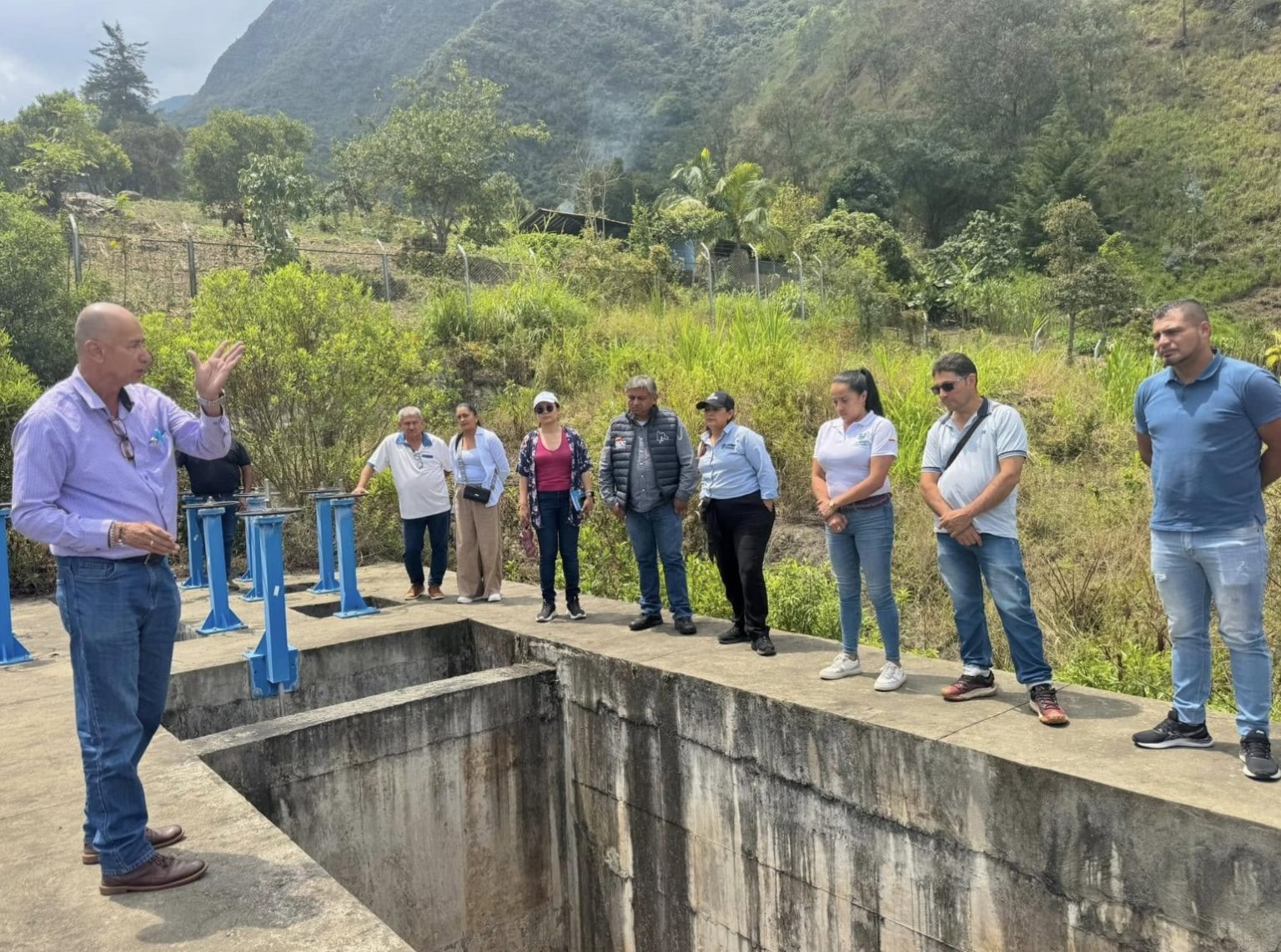 Caqueza Ministerio de Vivienda adelanta visita clave para el nuevo acueducto de ...
