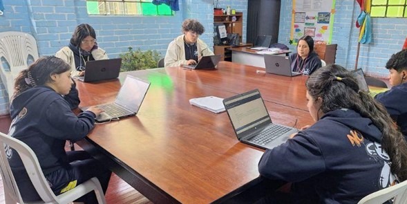 Educación digital llega a más de 200 mil estudiantes con herramientas de última generación