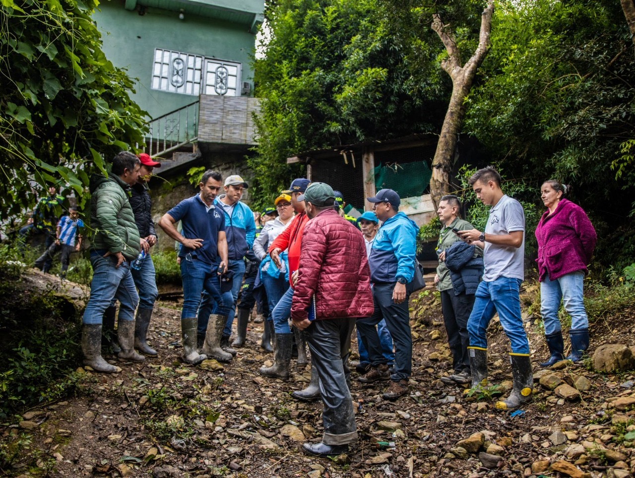 Jorge Rey coordina respuesta urgente ante emergencia invernal en Quetame