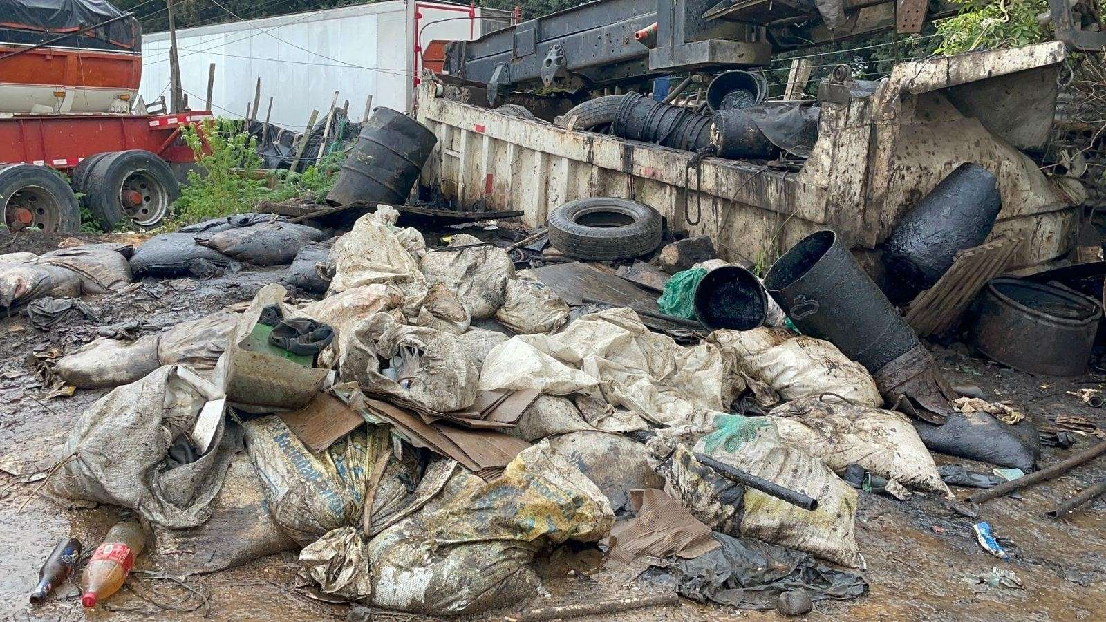 CAR suspende lavaderos de carros