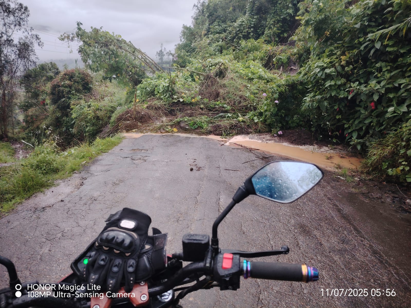 Lluvias dejan municipios incomunicados en Cundinamarca y 12 bloqueos en la vía al Llano