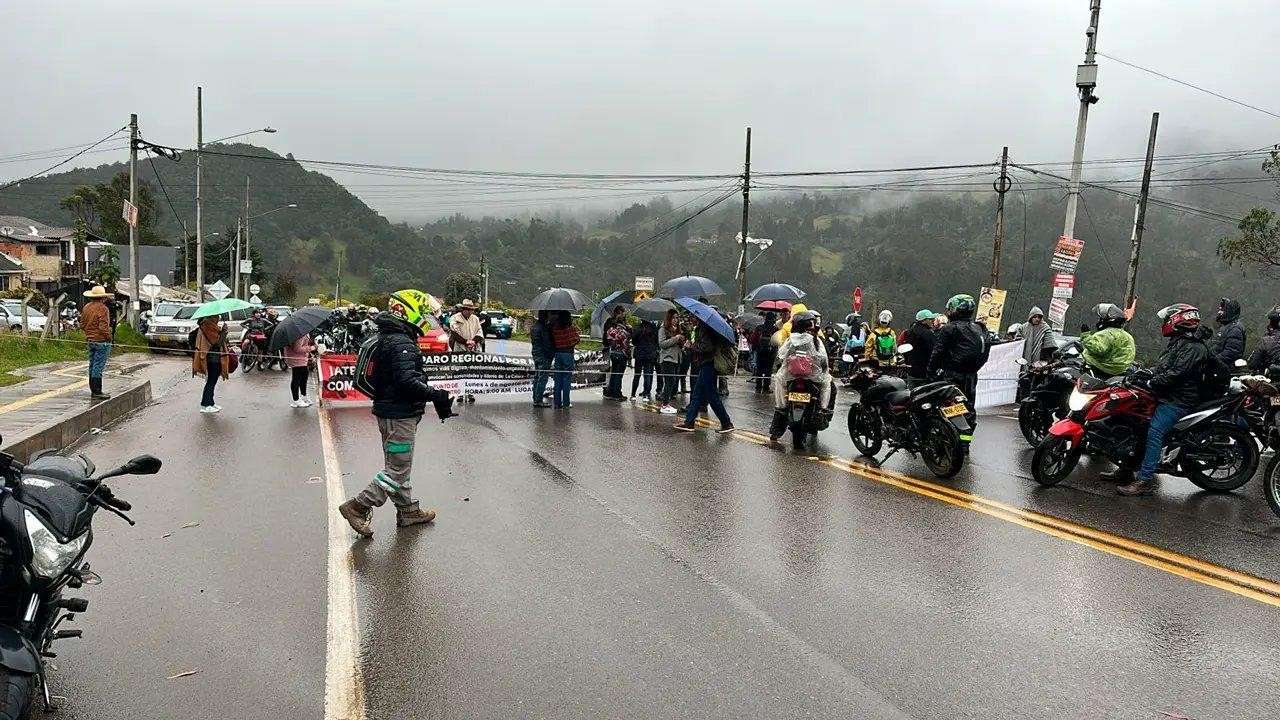 Cierre total en la vía a La Calera