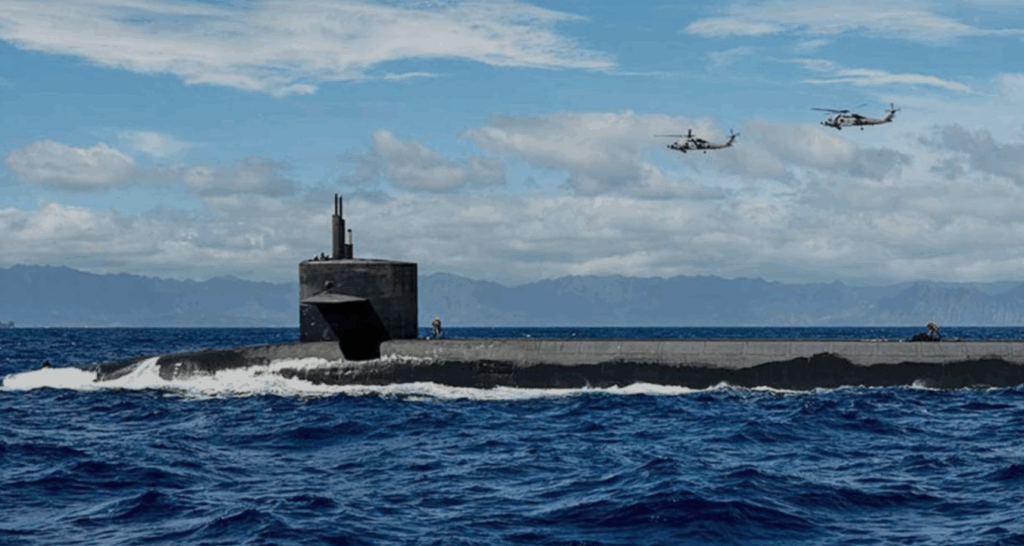 Trump desplaza submarinos nucleares cerca a Rusia