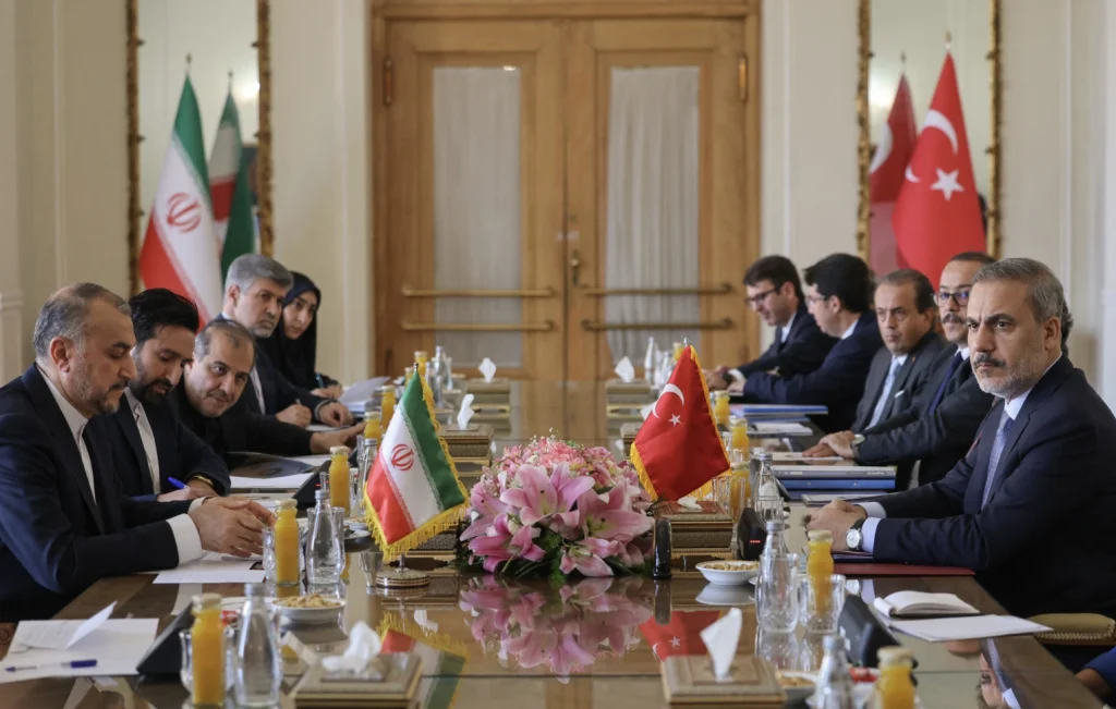 Irán advierte a EE. UU. que una acción militar abriría un conflicto regional de gran escala