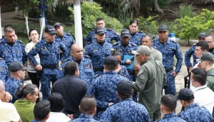 Operativos del Inpec en centros penitenciarios para incautar celulares y elementos