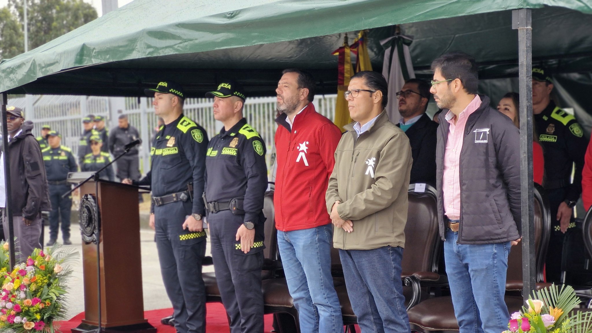 Alcalde Galán entregó 225 motocicletas a la Policía para la seguridad en Bogotá