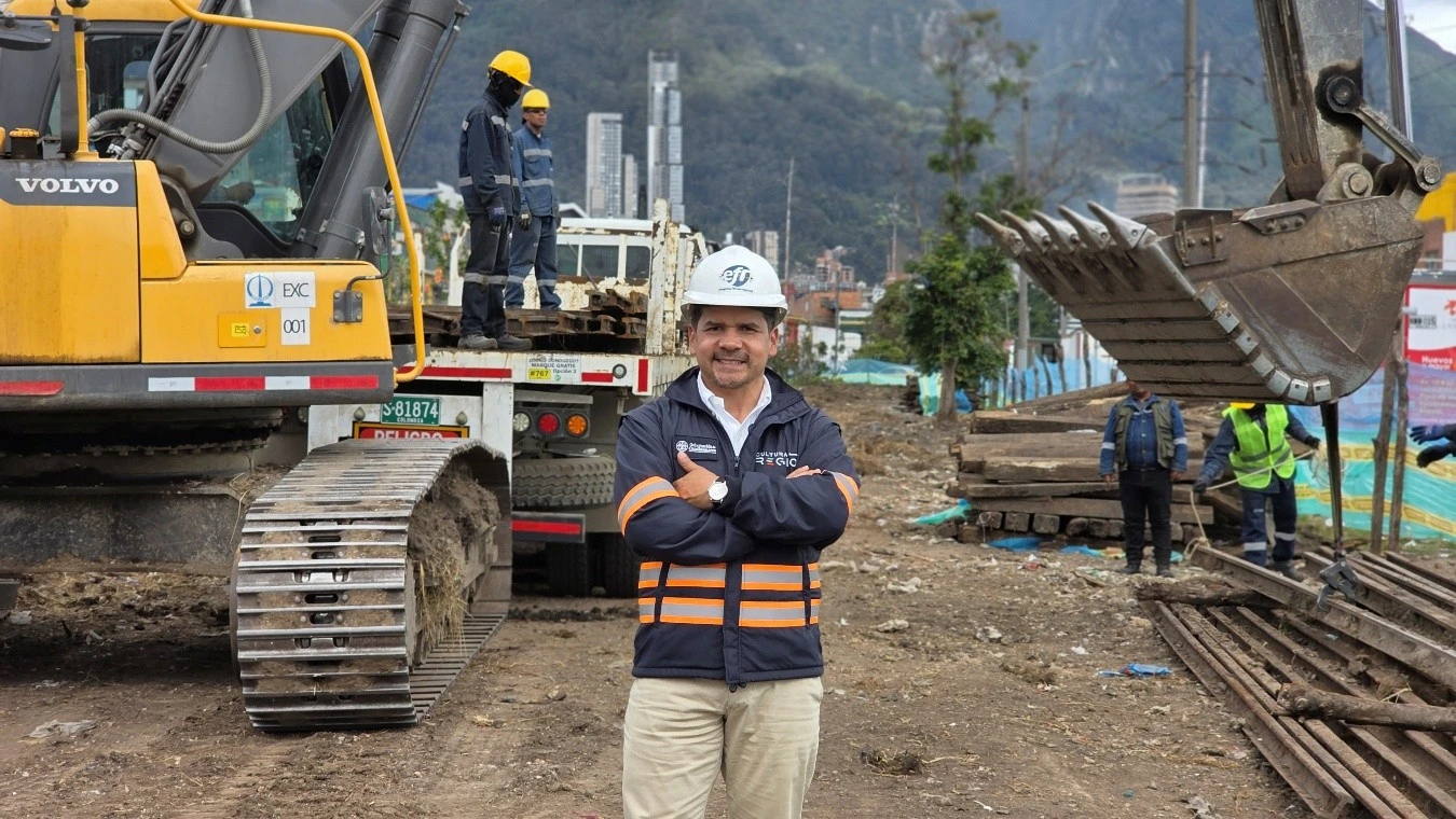 RegioTram completa 90 % del desmonte de antigua vía férrea en Bogotá