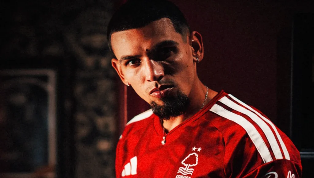 Daniel Muñoz ha jugado en cinco equipos durante su carrera deportiva: Águilas Doradas, Nacional, Genk, Crystal Palace y ahora llega al Nottingham Forest.