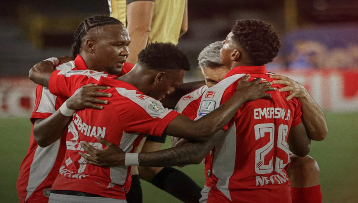 Jhojan Torres, Franco Fagúndez y Emerson Rivaldo marcaron los goles de Santa Fe en el clásico frente a Millonarios.