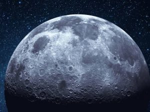 Un modelo de inteligencia artificial desarrollado por NASA e IBM analiza datos de la superficie lunar para identificar posibles depósitos de hielo, cráteres y otras formaciones.