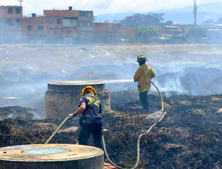 Soacha enfrenta doble emergencia por incendios forestales e inundaciones simultáneas