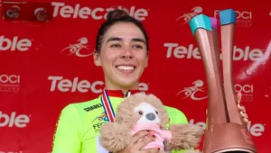 La bogotana superó a su compatriota Camila Valbuena, quien finalizó en el segundo puesto a 31 segundos.