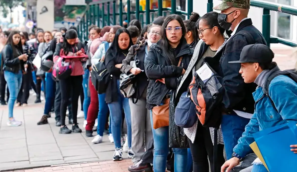Desempleo sube a 9,4 % en Colombia y la industria pierde 240.000 puestos de trabajo